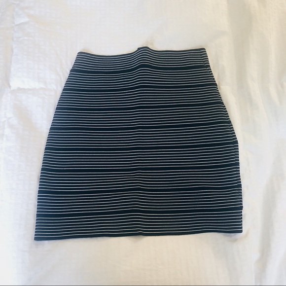 BCBGMAXAZRIA striped pencil/ bandage skirt! - Picture 3 of 4